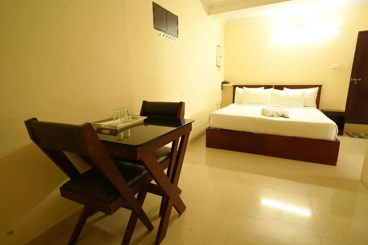 K V Suites Kochi 3*,