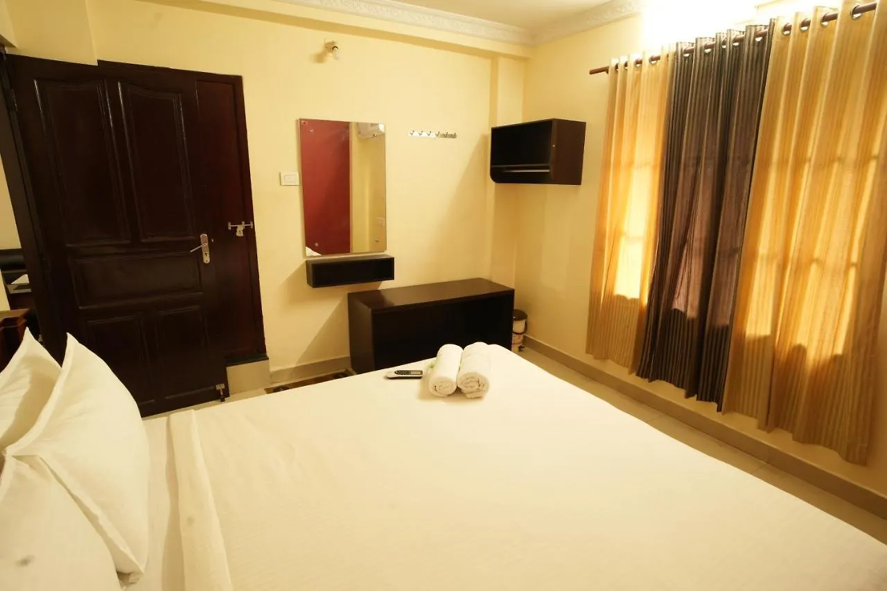 K V Suites Kochi 3*,  Indien