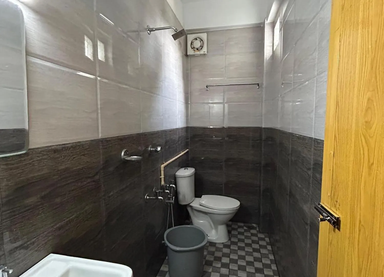 K V Suites Kochi 3*,